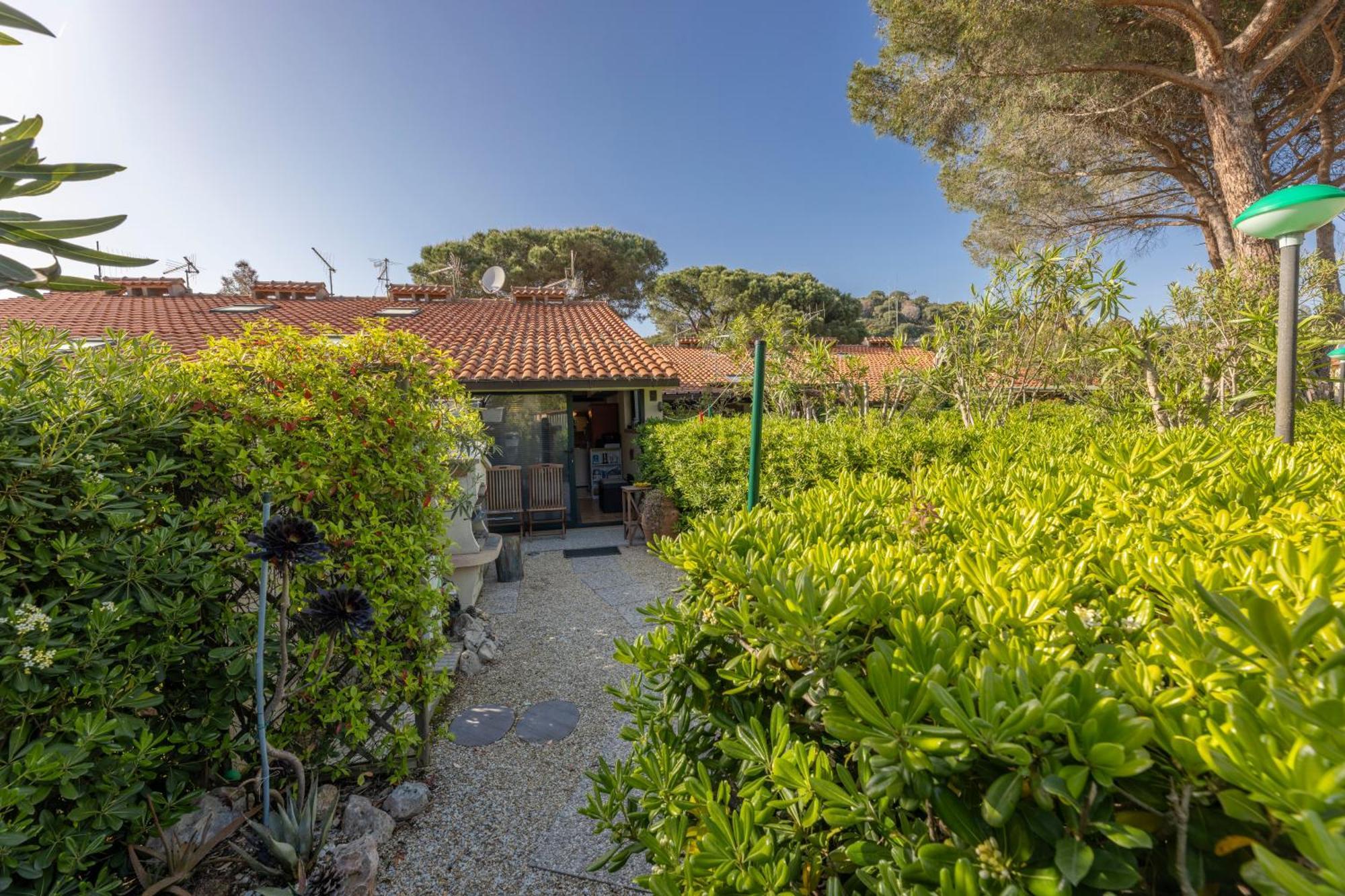 I Chioppi 4 - Goelba Apartment Capoliveri  Bagian luar foto